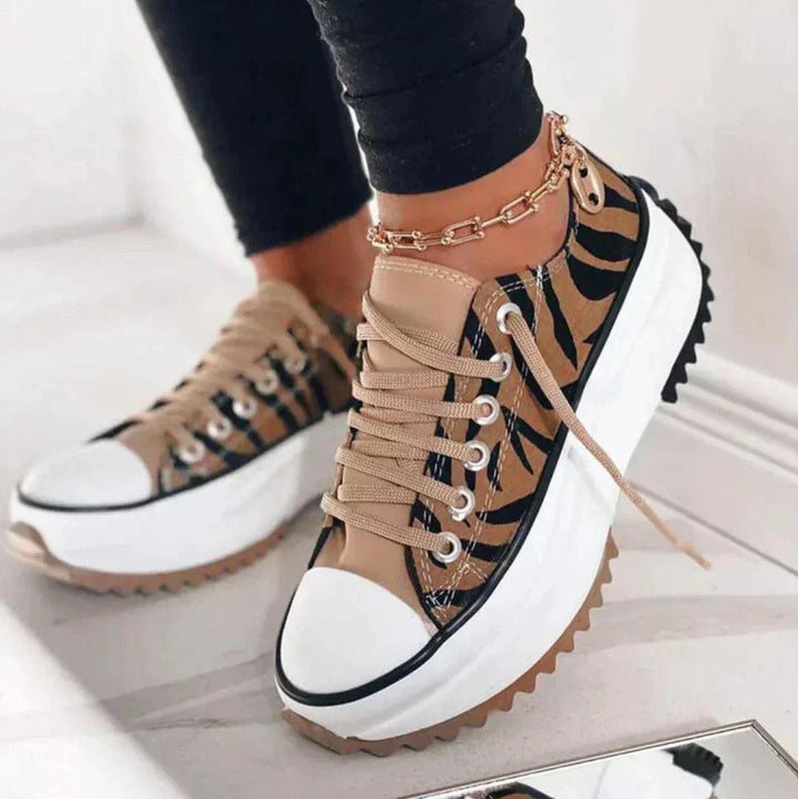Women’s Platform Canvas Sneakers – Chunky Lace-Up Casual Shoes, Lightweight Streetwear Trainers for Everyday Fashion & Comfort